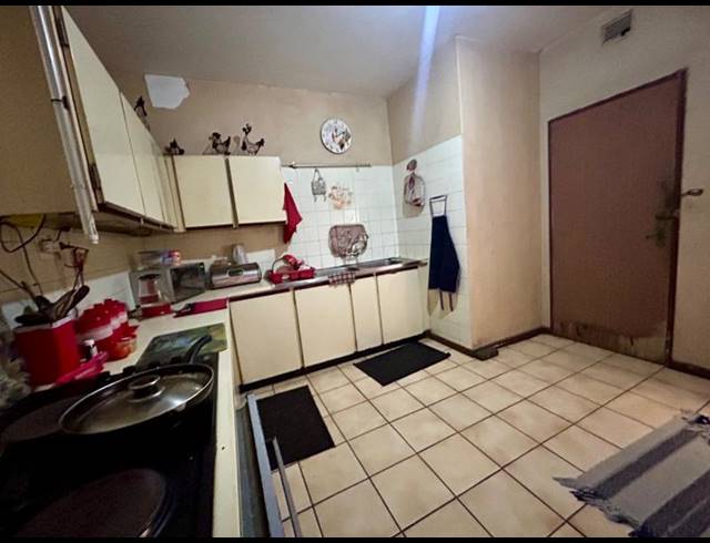 2 BEDROOM TOWNHOUSE FOR SALE IN VANDERBIJLPARK CE 2